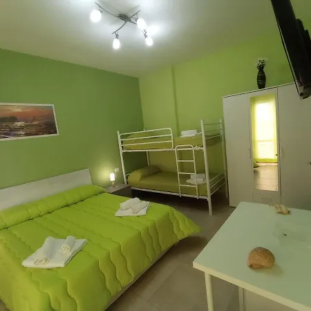 Lungomare Galilei فندق مبيت وإفطار غالّيبولي