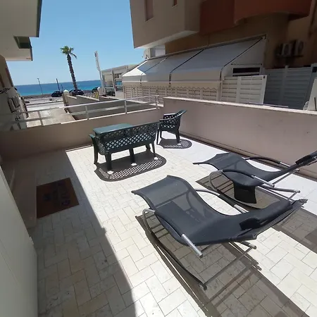 Lungomare Galilei 3* غالّيبولي